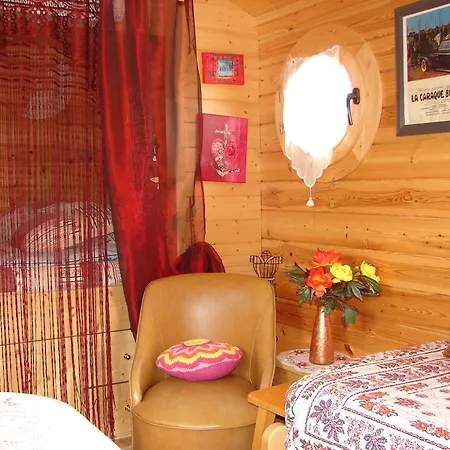 Et Roulottes Du Grand Puits Guest house *