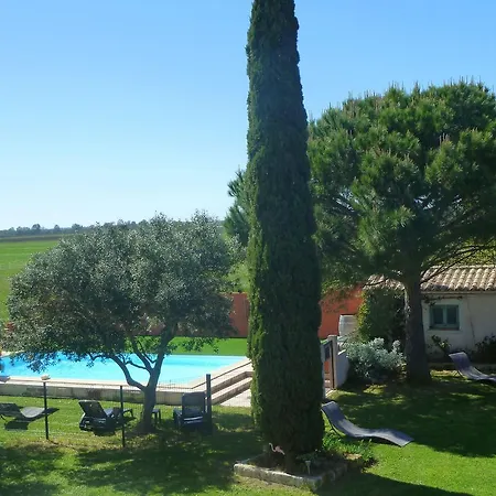 Guest house Et Roulottes Du Grand Puits