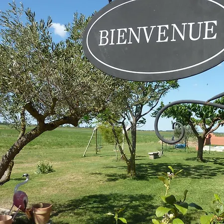 Et Roulottes Du Grand Puits Guest house